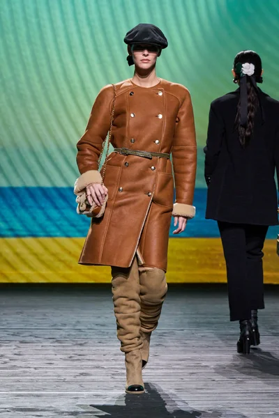 Look 35